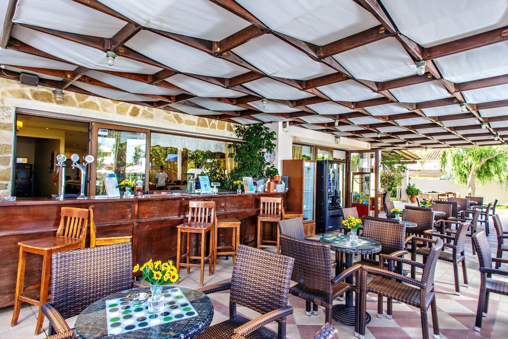 Adelais Hotel Tavronitis Exterior foto