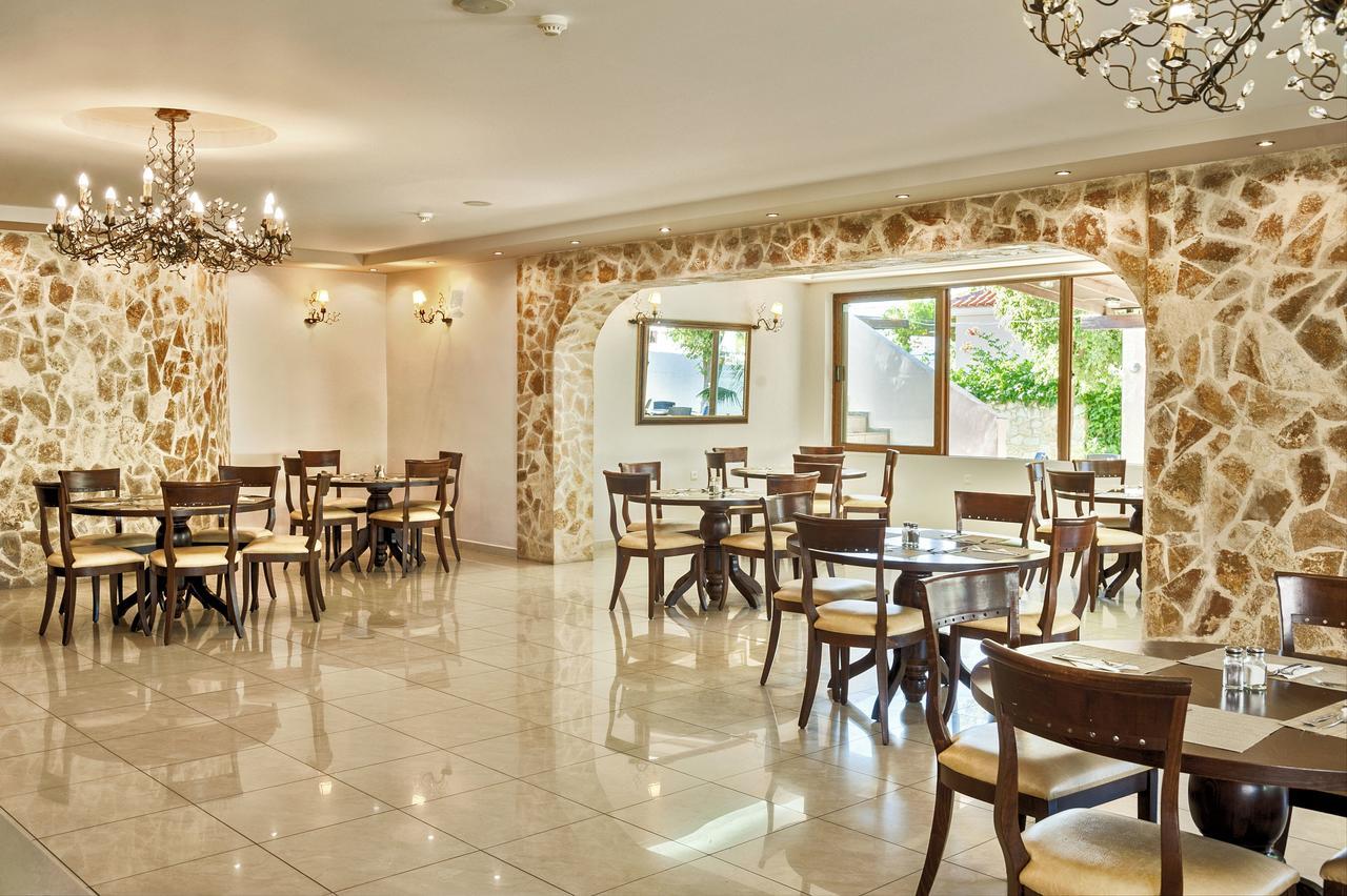 Adelais Hotel Tavronitis Exterior foto